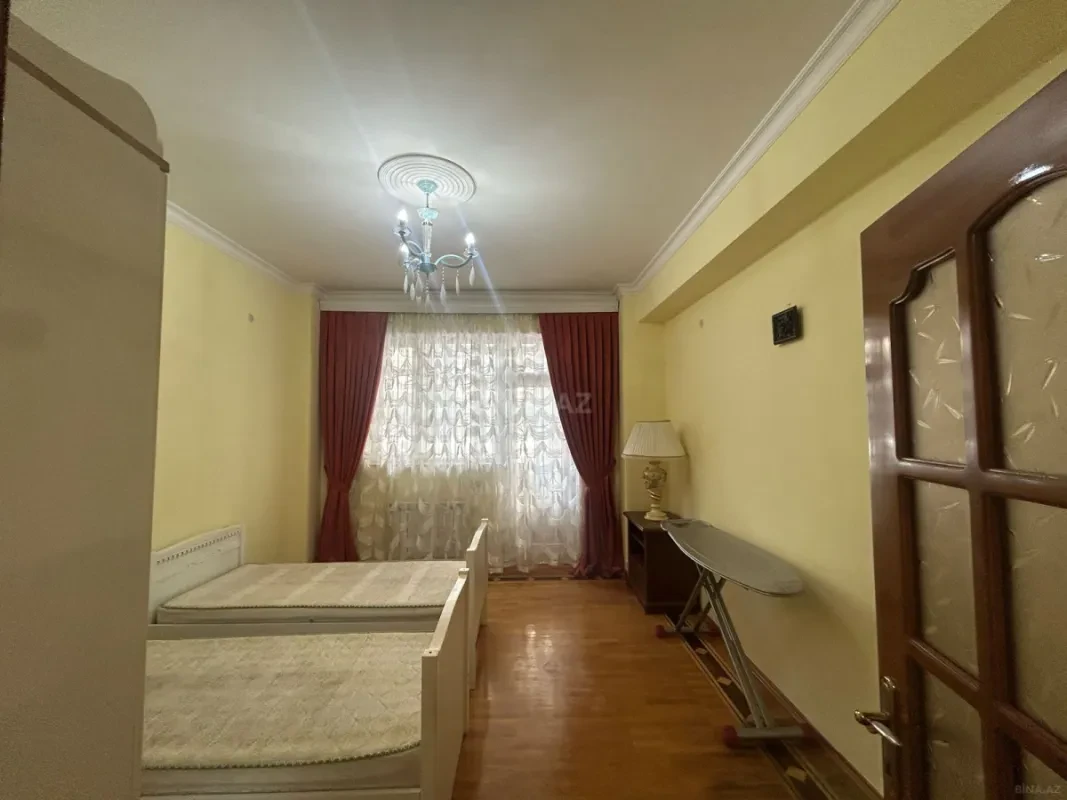Kirayə verilir 3 otaqlı mənzil 160 m²