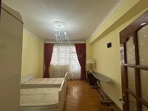 Kirayə verilir 3 otaqlı mənzil 160 m²