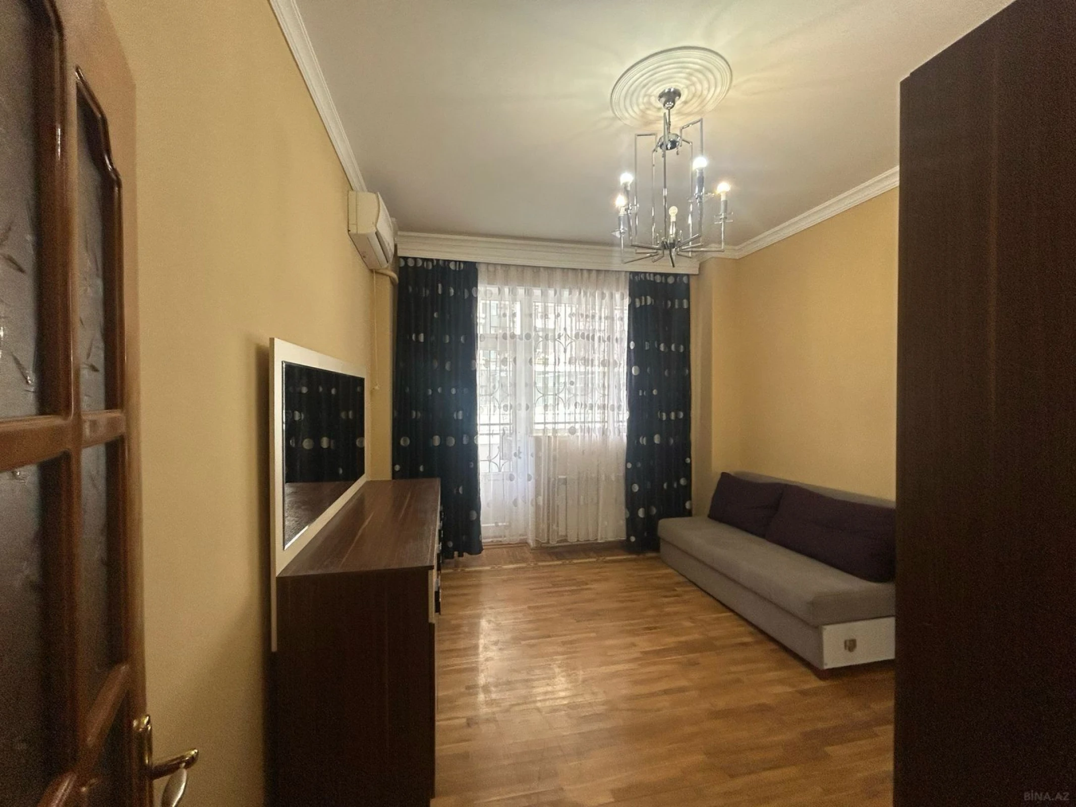 Kirayə verilir 3 otaqlı mənzil 160 m²