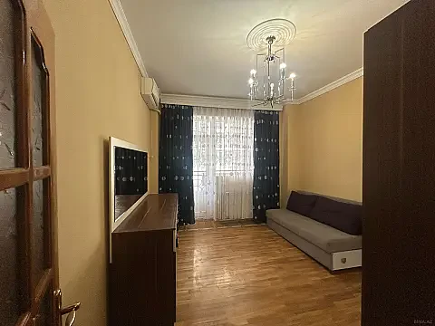 Kirayə verilir 3 otaqlı mənzil 160 m²