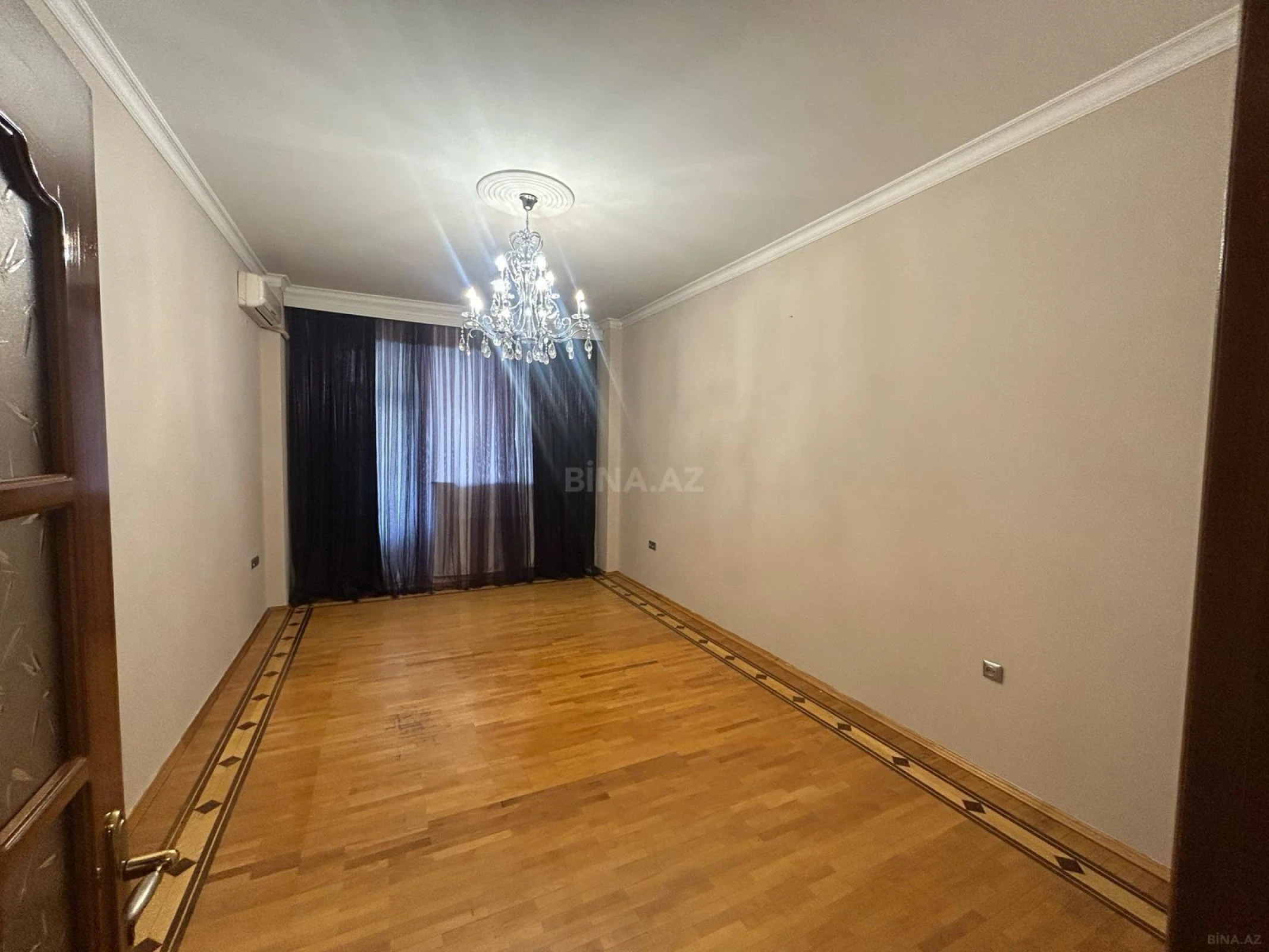 Kirayə verilir 3 otaqlı mənzil 160 m²