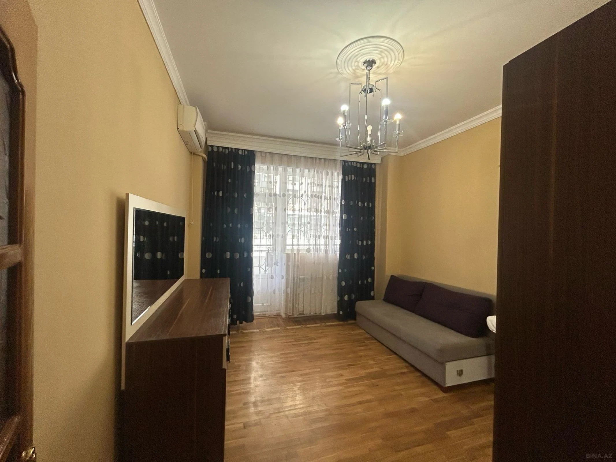 Kirayə verilir 3 otaqlı mənzil 160 m²