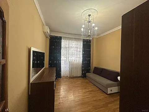 Kirayə verilir 3 otaqlı mənzil 160 m²
