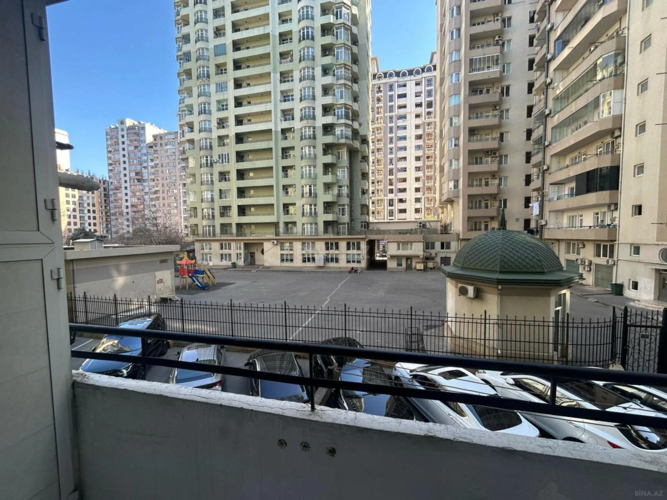 Kirayə verilir 3 otaqlı mənzil 160 m²