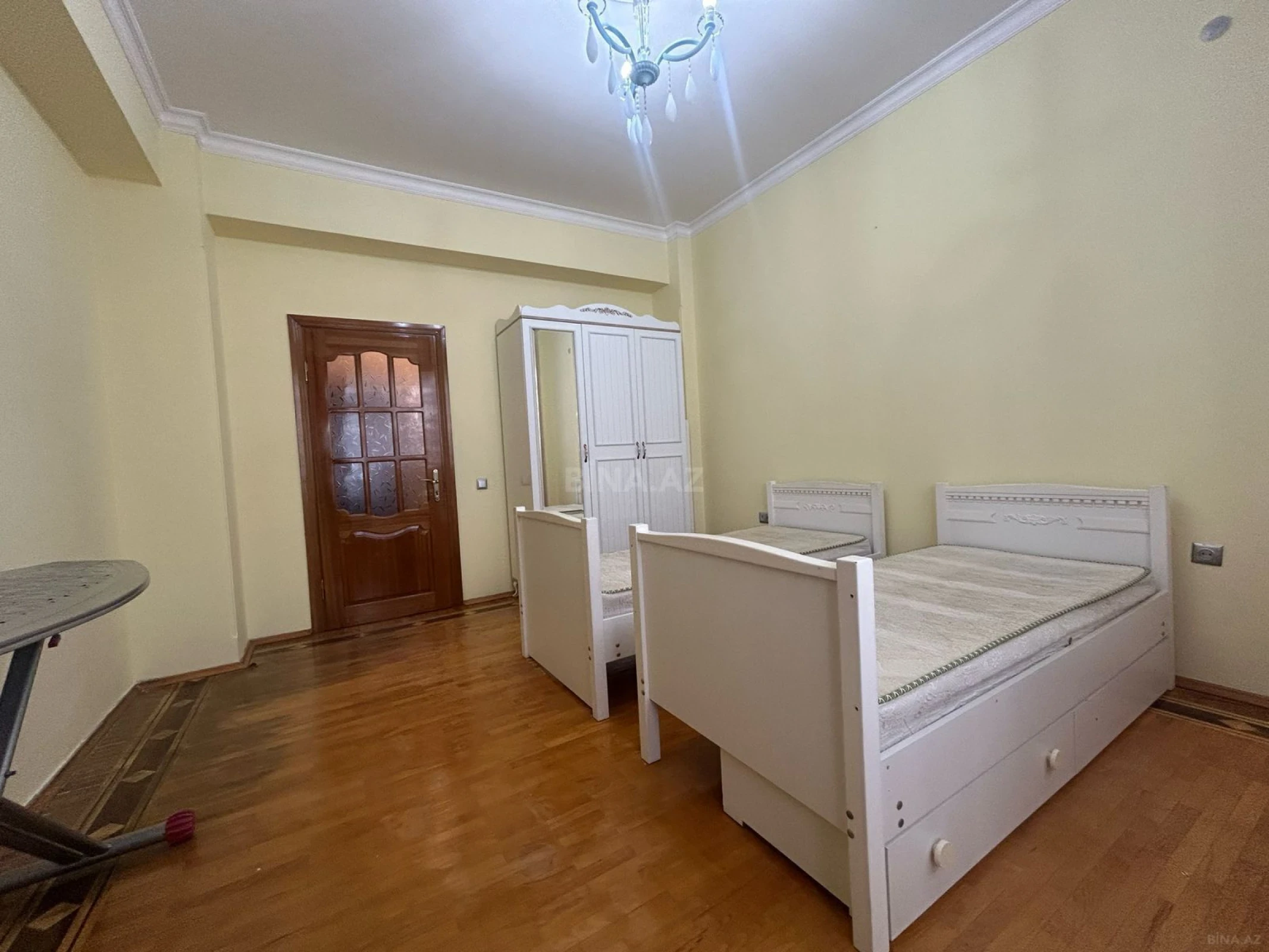 Kirayə verilir 3 otaqlı mənzil 160 m²