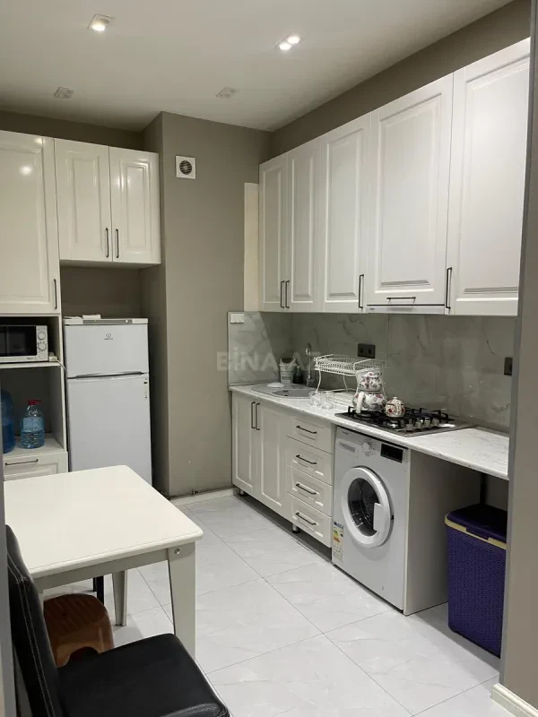 Kirayə verilir 2 otaqlı mənzil 70 m²