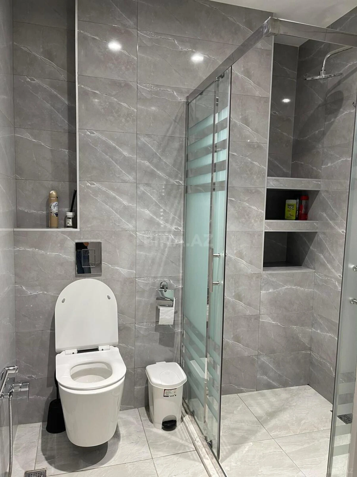 Kirayə verilir 2 otaqlı mənzil 70 m²