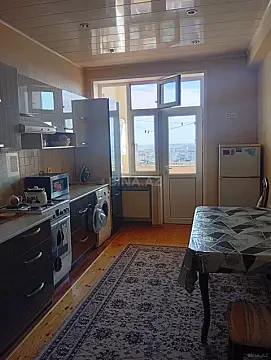 Kirayə verilir 3 otaqlı mənzil 130 m²