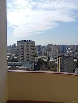 Kirayə verilir 3 otaqlı mənzil 130 m²