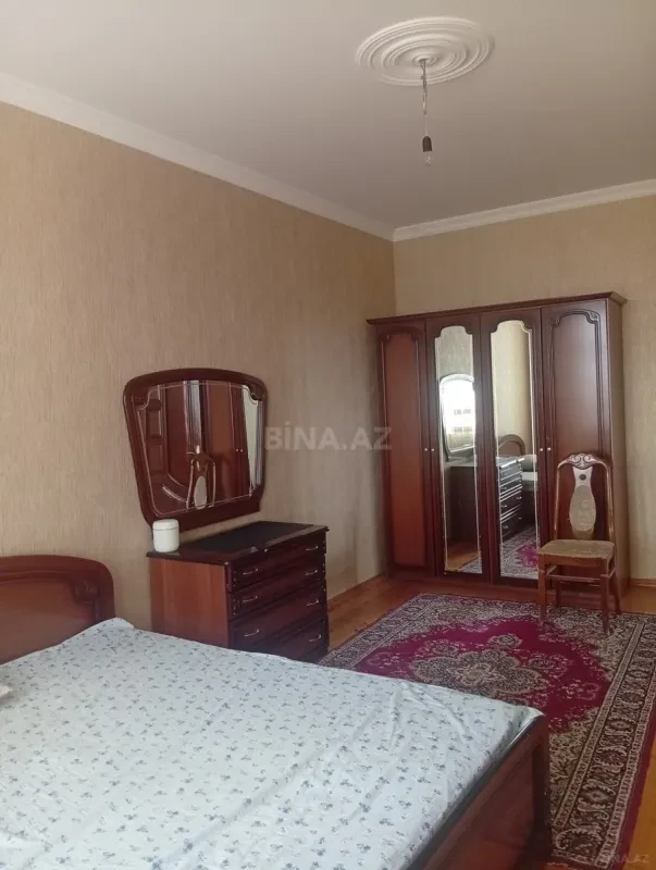 Kirayə verilir 3 otaqlı mənzil 130 m²
