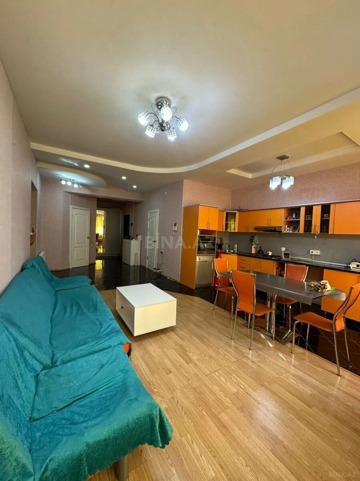 Satılır 3 otaqlı mənzil 107 m²