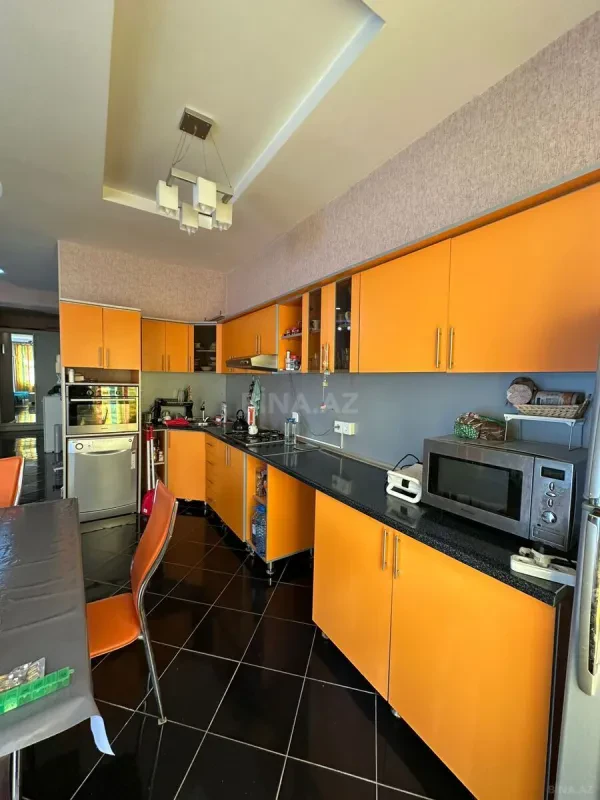 Satılır 3 otaqlı mənzil 107 m²