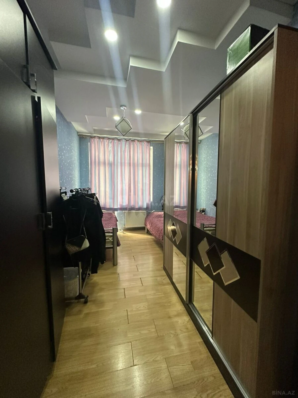 Satılır 3 otaqlı mənzil 107 m²