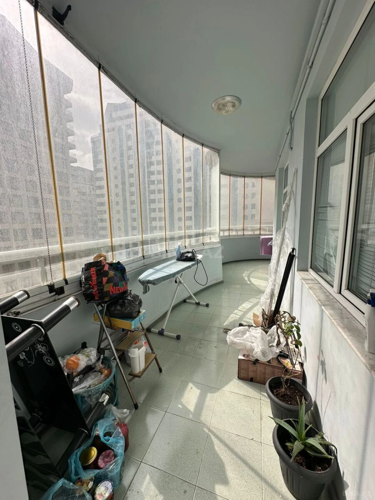 Satılır 3 otaqlı mənzil 107 m²