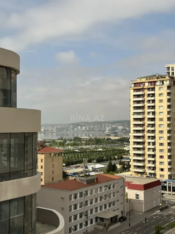 Satılır 3 otaqlı mənzil 107 m²
