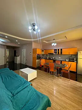 Satılır 3 otaqlı mənzil 107 m²
