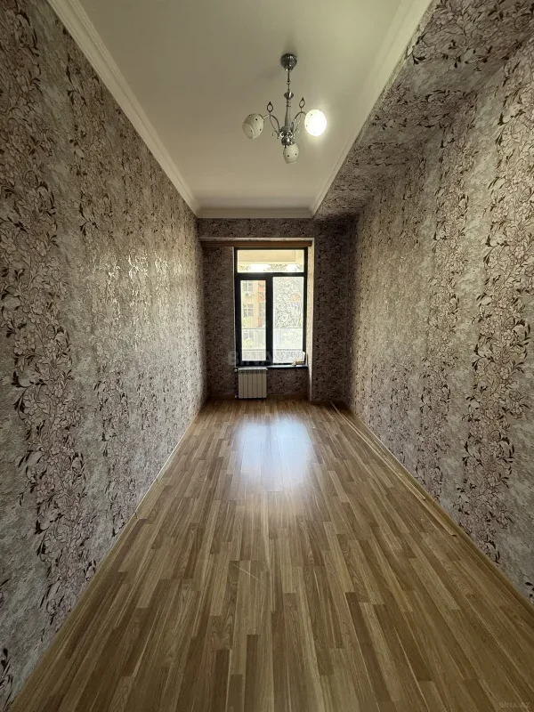 Satılır 4 otaqlı mənzil 120 m²