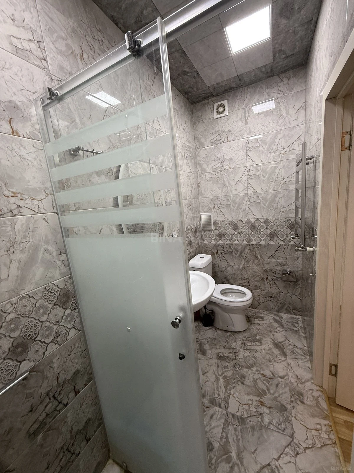 Satılır 4 otaqlı mənzil 120 m²