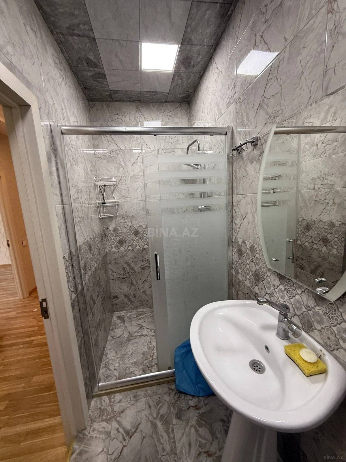 Satılır 4 otaqlı mənzil 120 m²