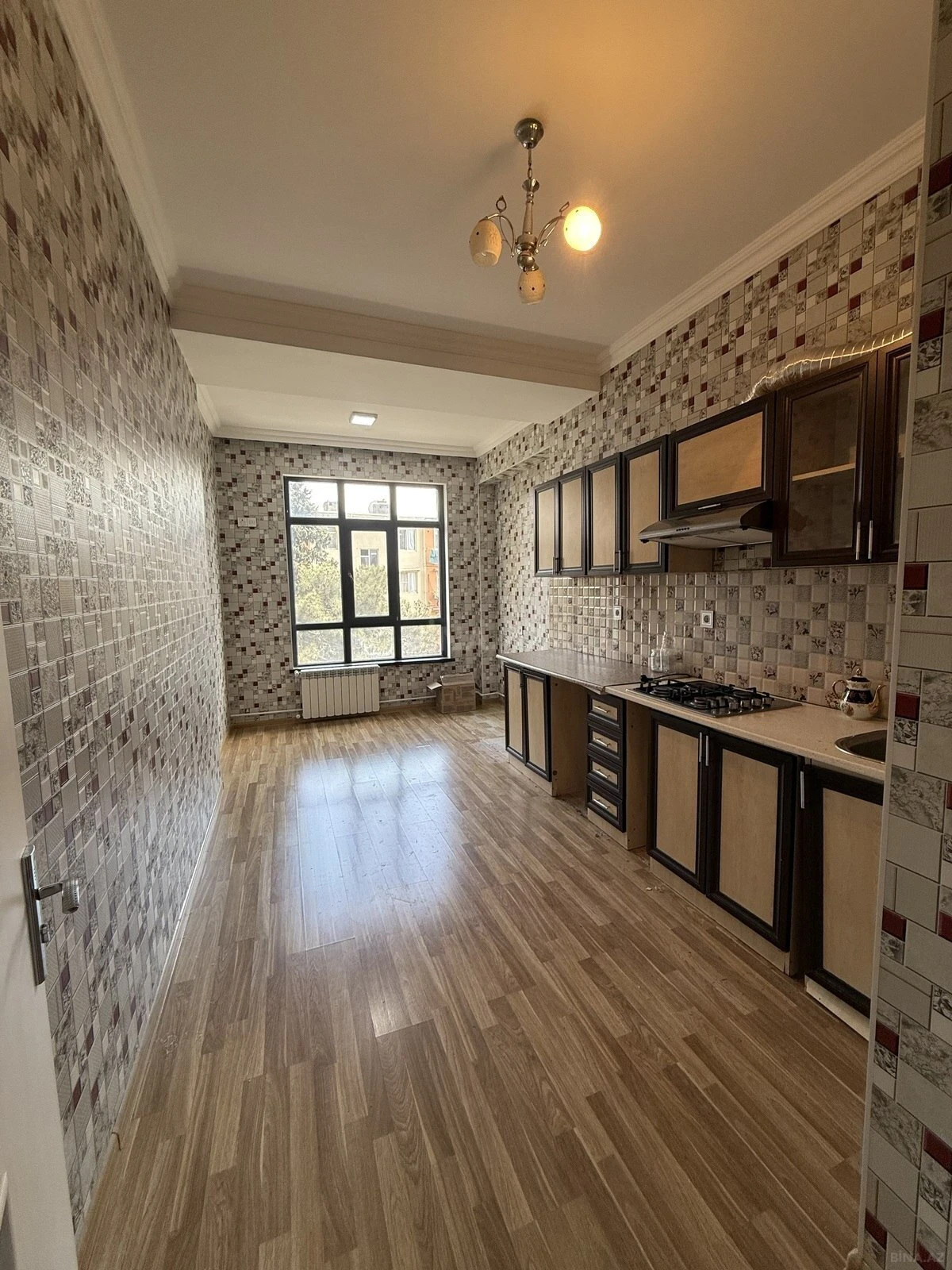 Satılır 4 otaqlı mənzil 120 m²