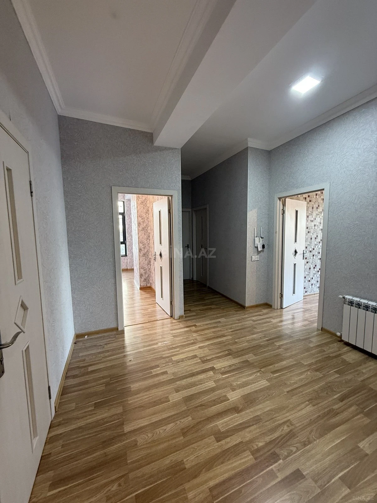 Satılır 4 otaqlı mənzil 120 m²