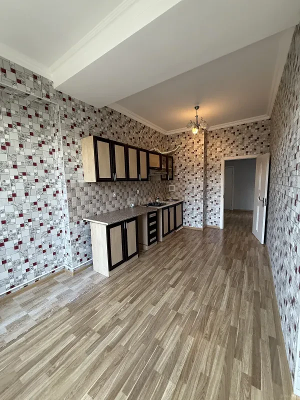 Satılır 4 otaqlı mənzil 120 m²