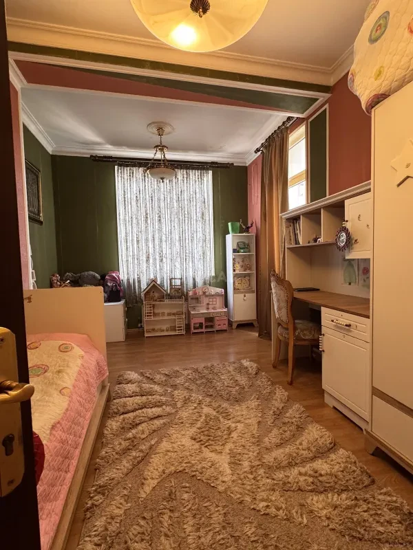 Satılır 7 otaqlı mənzil 360 m²