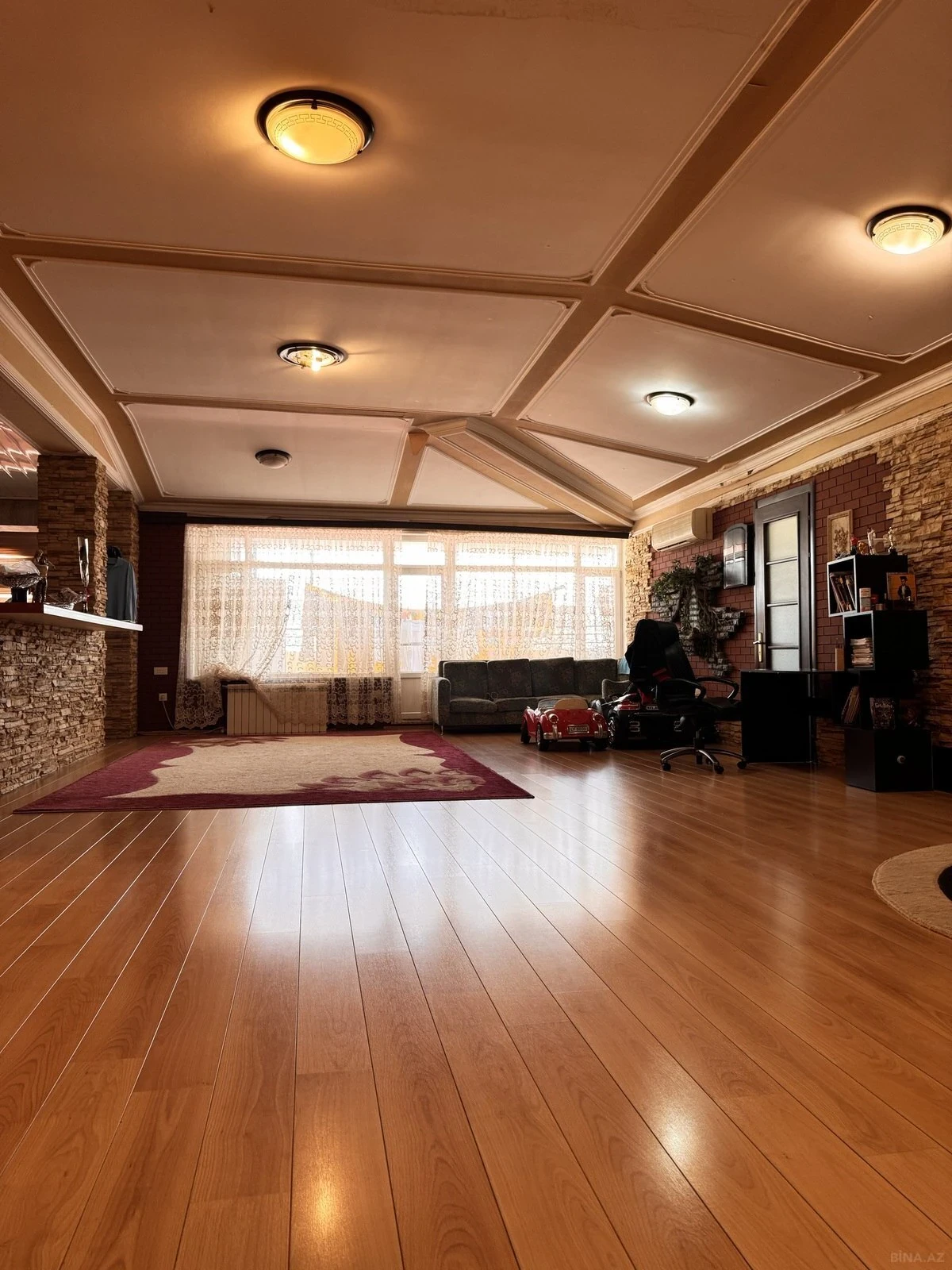 Satılır 7 otaqlı mənzil 360 m²