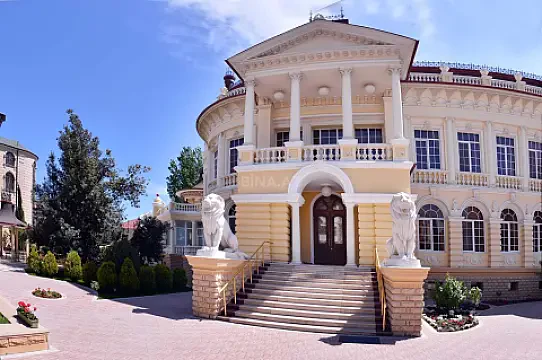 Satılır 7 otaqlı həyət evi 1500 m² — Bakı 7 otaq 1500.00 m²