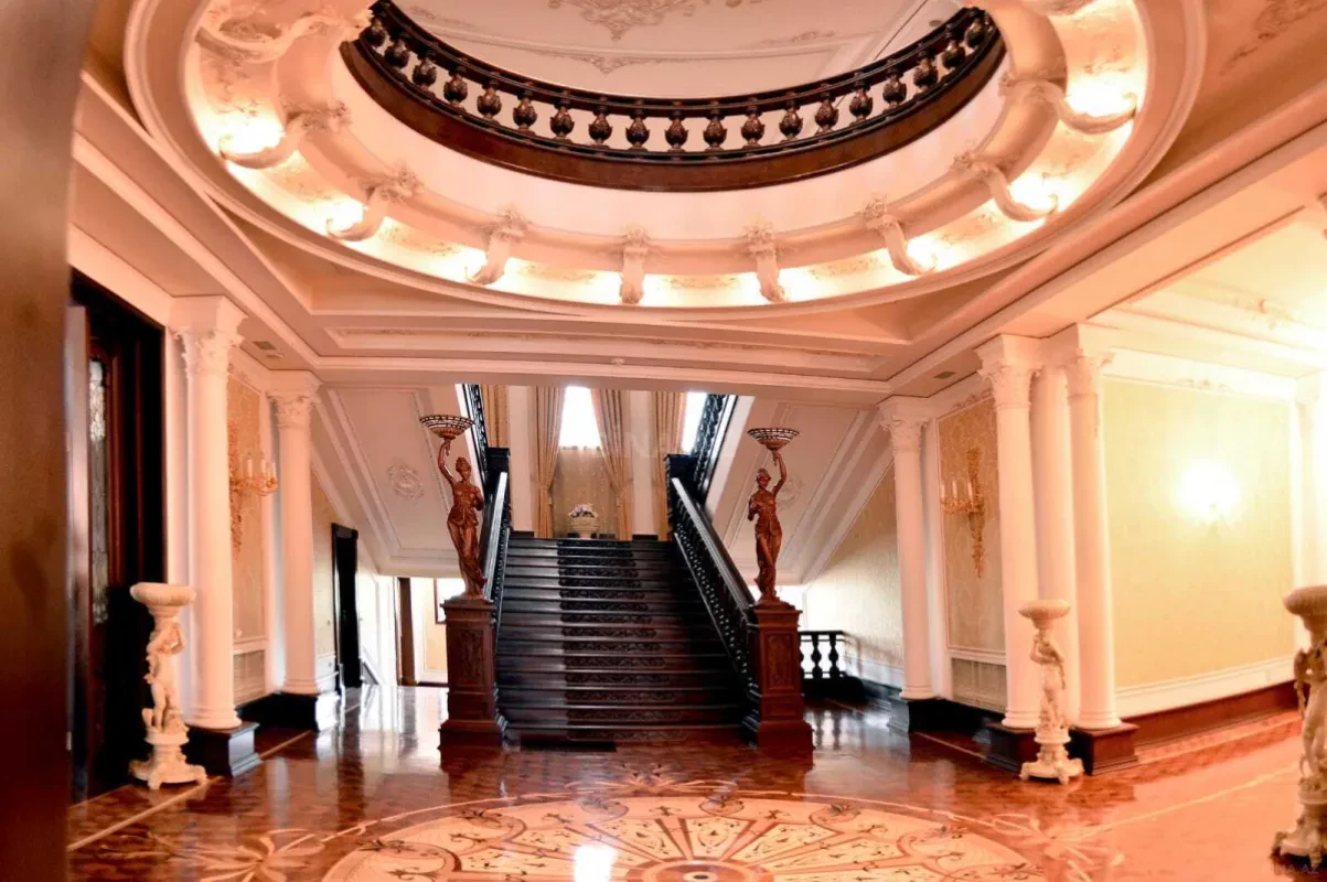 Satılır 7 otaqlı həyət evi 1500 m²
