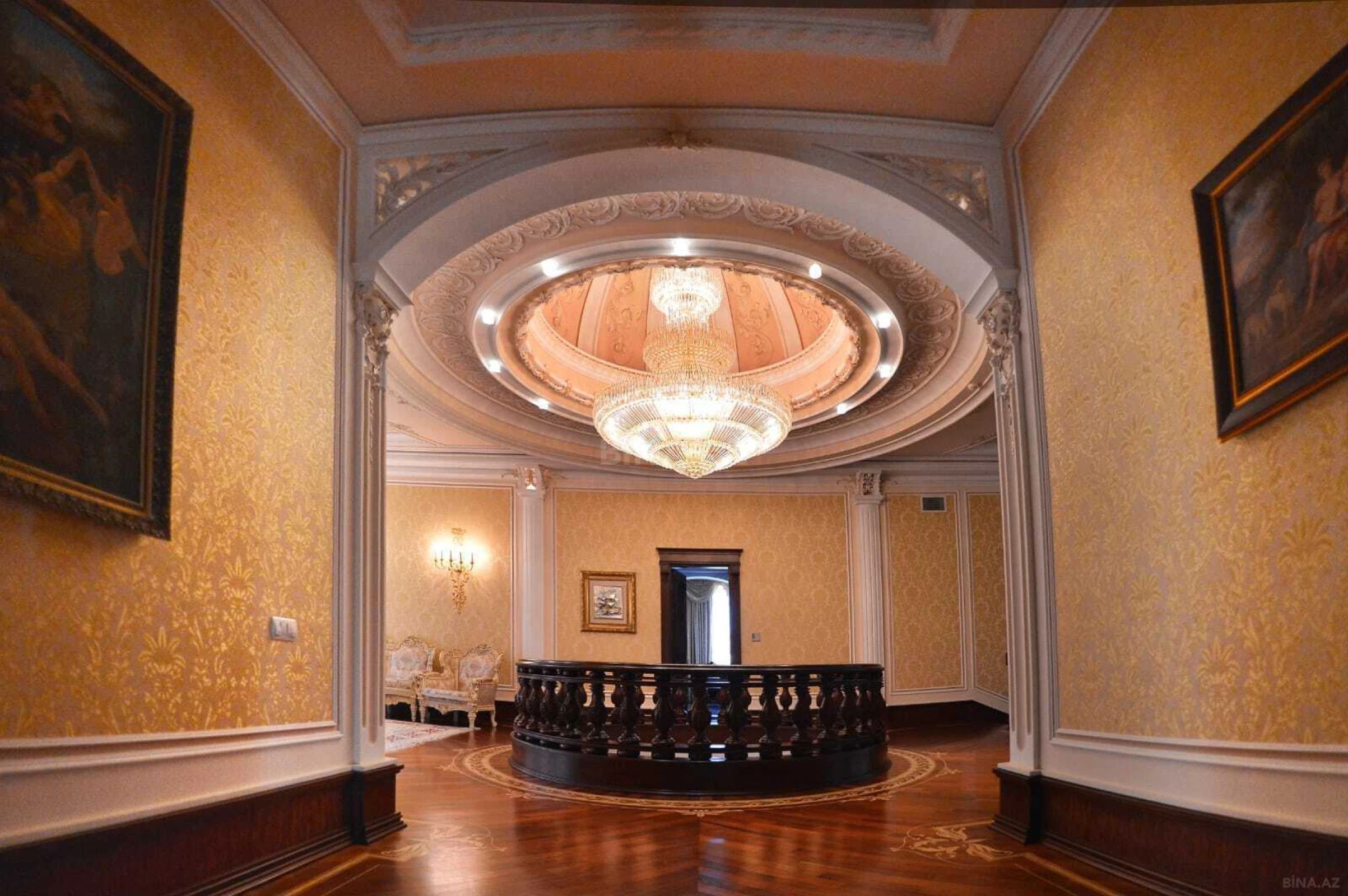Satılır 7 otaqlı həyət evi 1500 m²