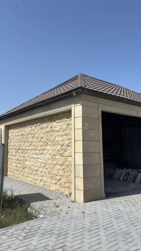 Satılır 5 otaqlı həyət evi 225 m²