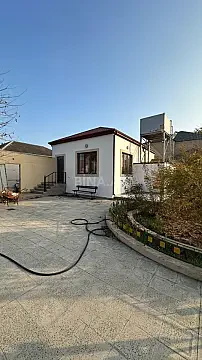 Satılır 5 otaqlı həyət evi 155 m²