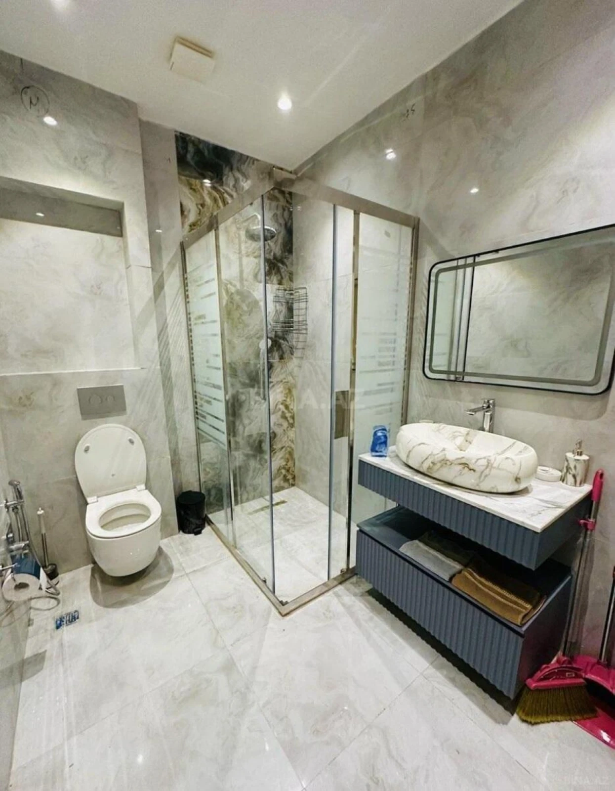 Kirayə verilir 2 otaqlı mənzil 63 m²