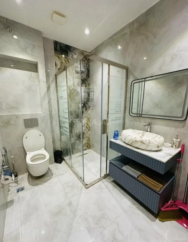 Kirayə verilir 2 otaqlı mənzil 63 m²