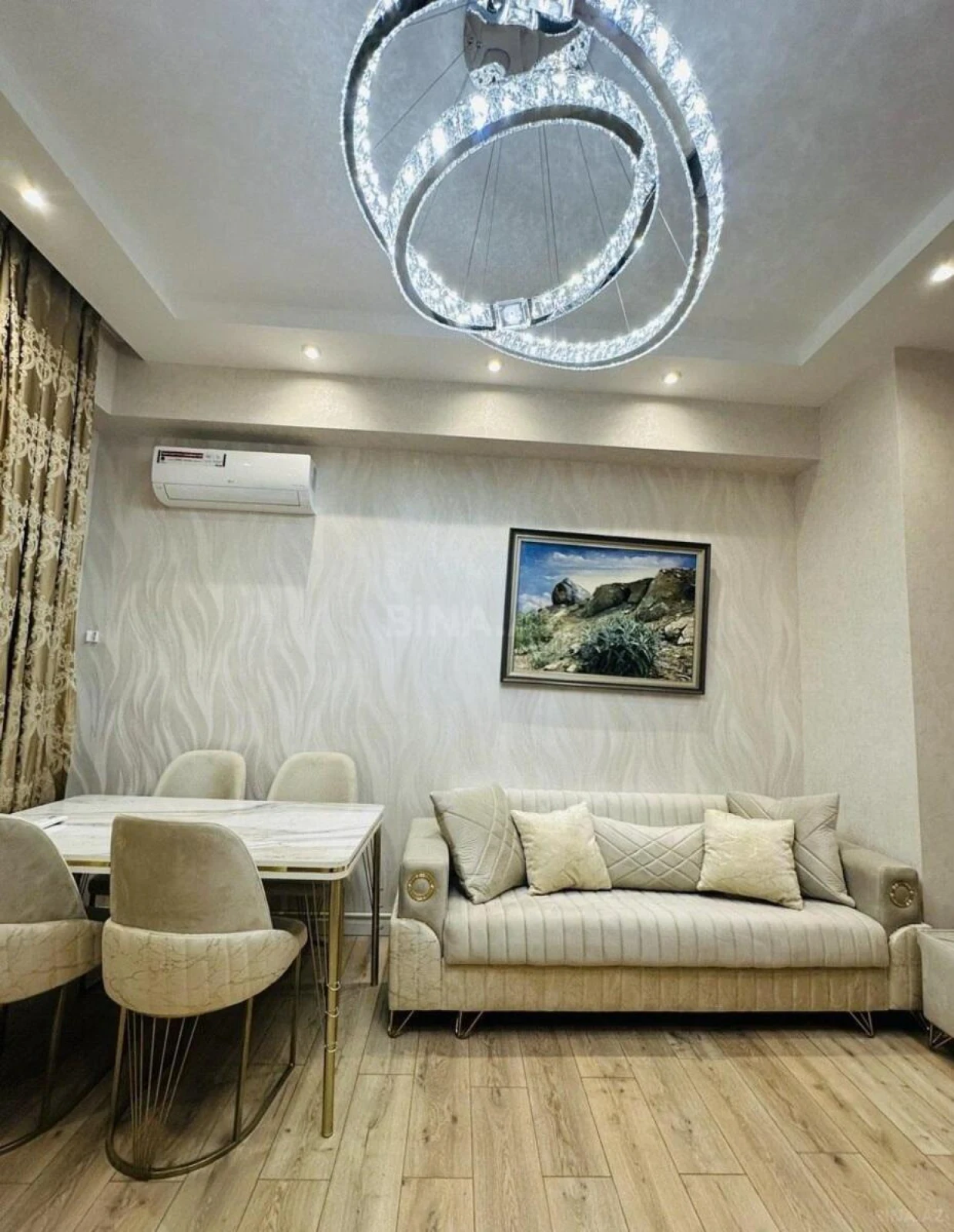 Kirayə verilir 2 otaqlı mənzil 63 m²