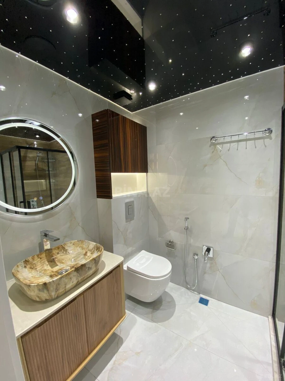 Satılır 2 otaqlı mənzil 60 m²