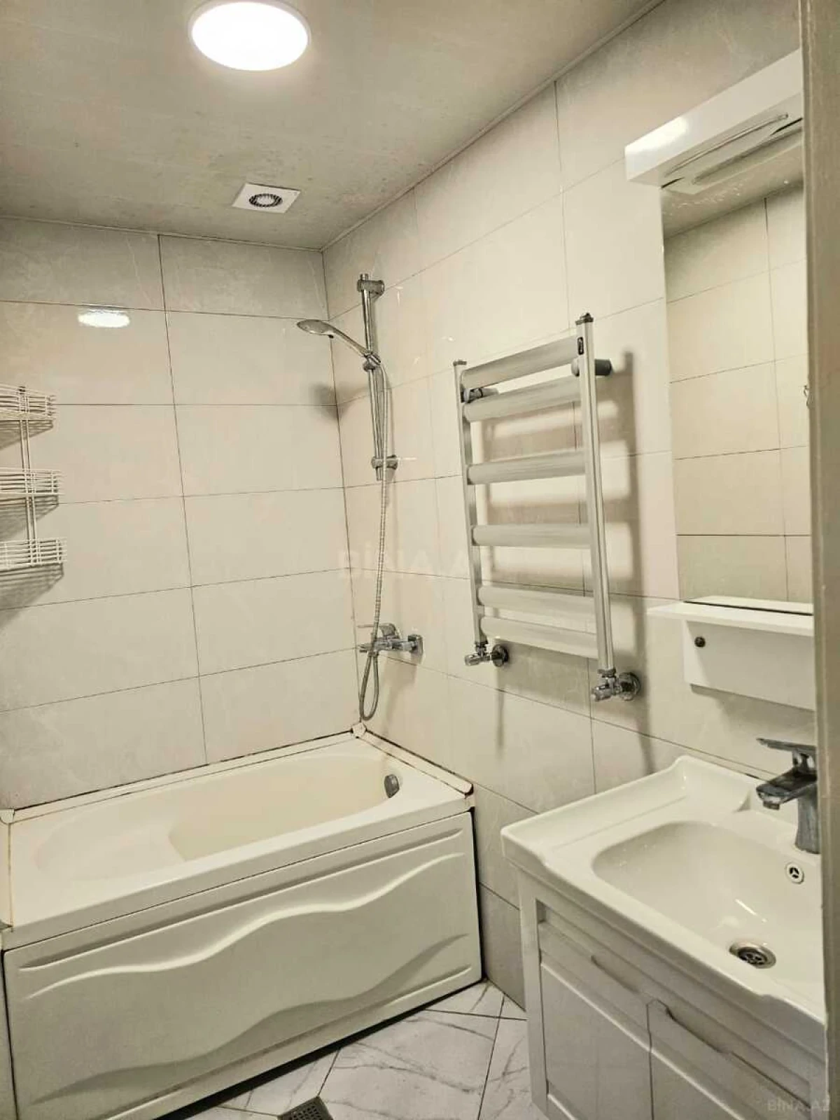 Kirayə verilir 3 otaqlı mənzil 90 m²