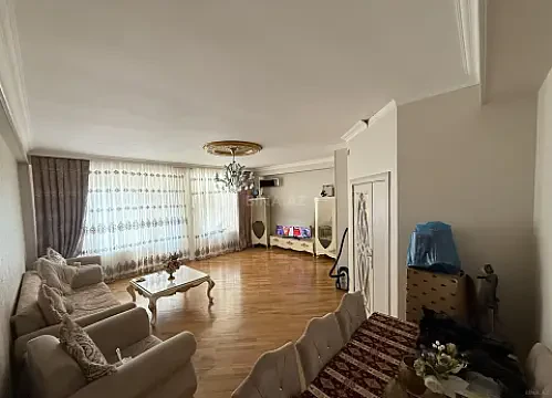 Satılır 4 otaqlı mənzil 137 m²