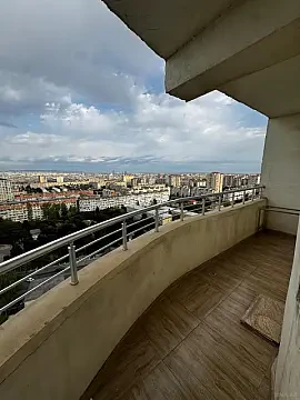 Satılır 3 otaqlı mənzil 157 m²