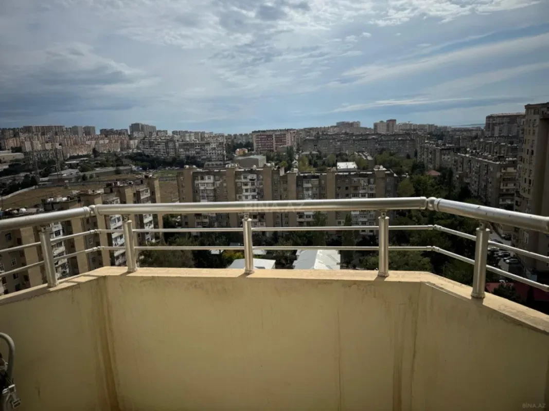 Satılır 3 otaqlı mənzil 157 m²