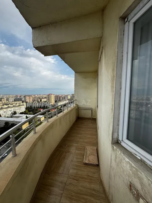 Satılır 3 otaqlı mənzil 157 m²