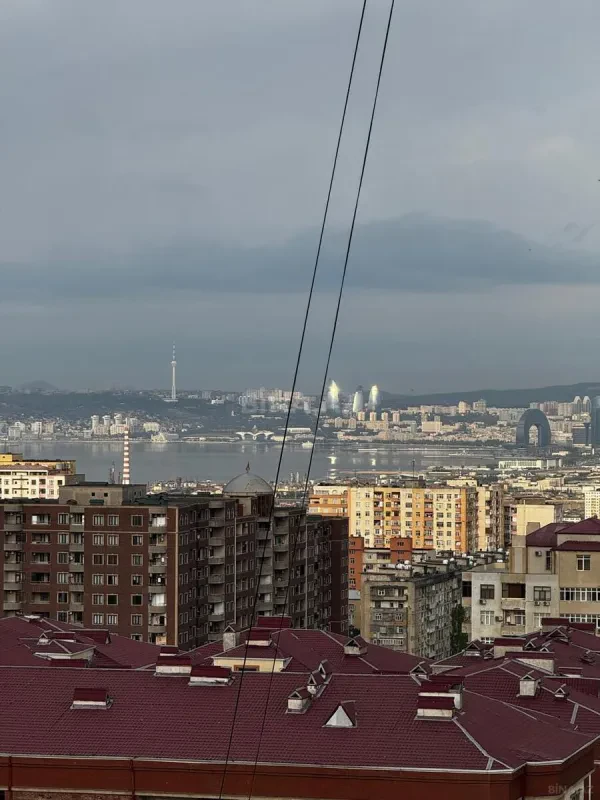 Satılır 3 otaqlı mənzil 157 m²