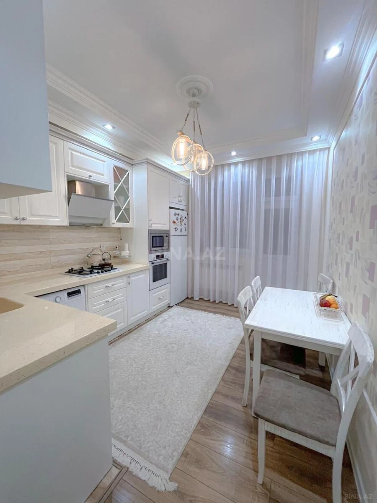 Satılır 3 otaqlı mənzil 157 m²
