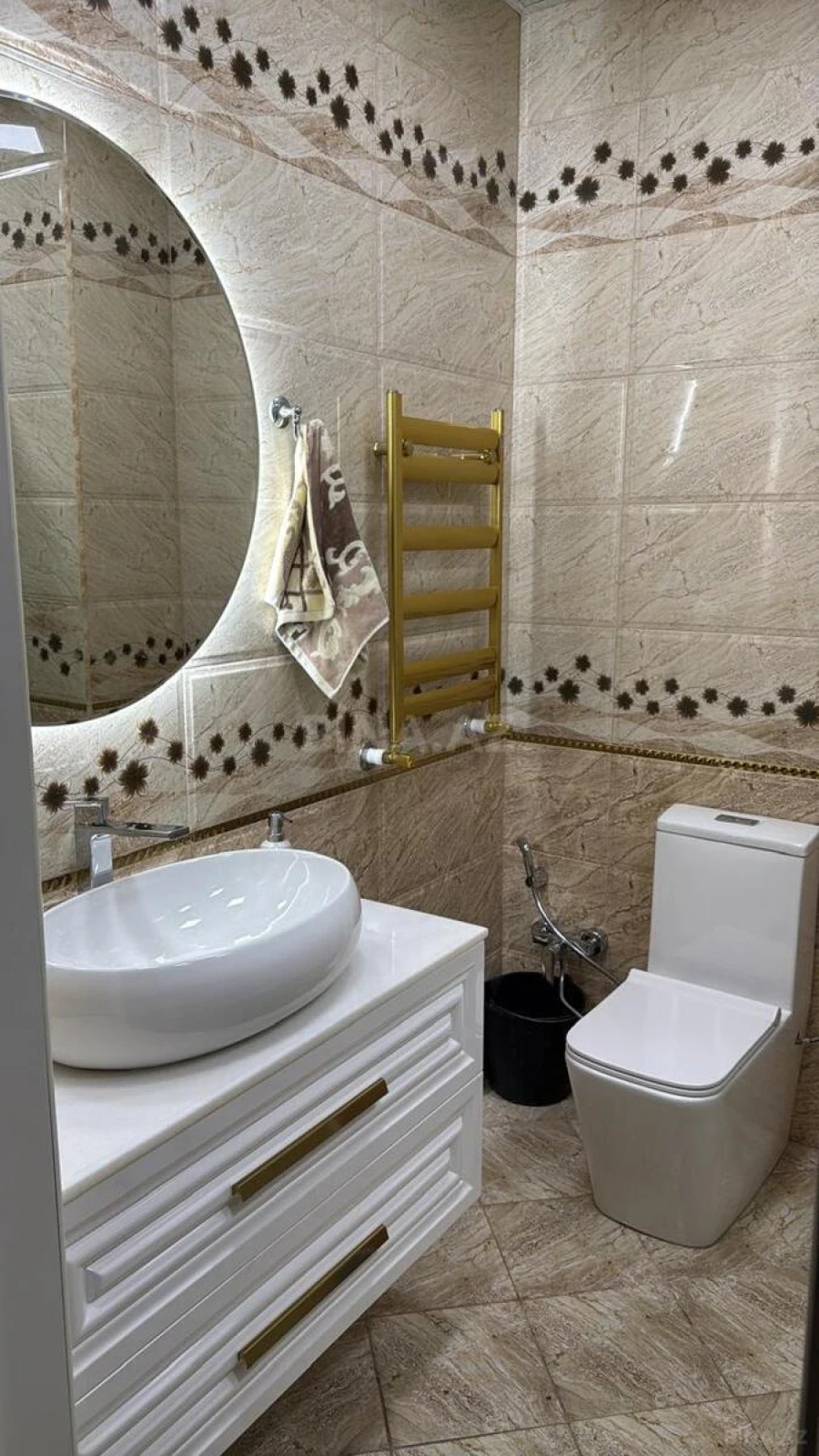 Satılır 3 otaqlı mənzil 157 m²