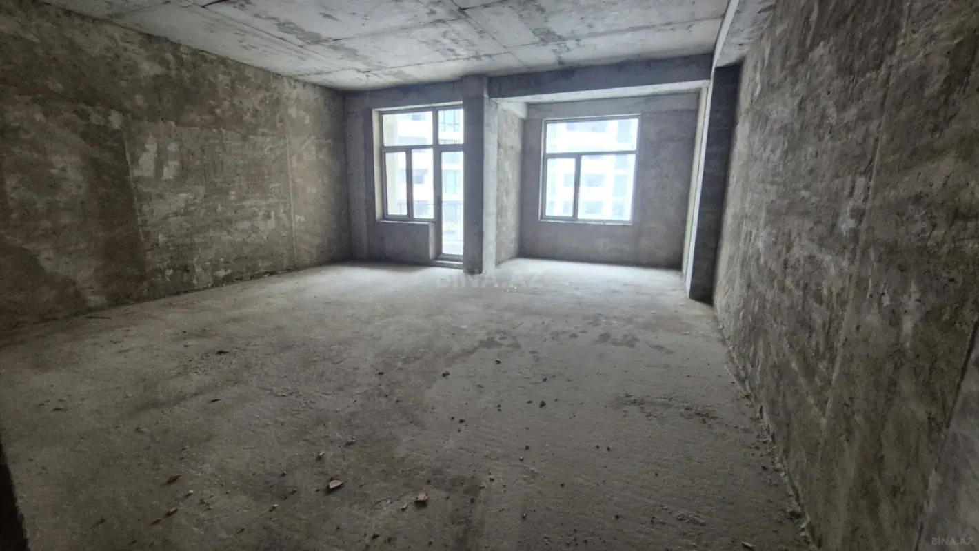 Satılır 4 otaqlı mənzil 264 m²