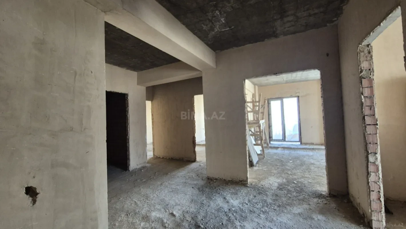 Satılır 4 otaqlı mənzil 264 m²