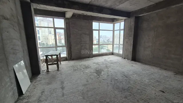 Satılır 4 otaqlı mənzil 264 m²