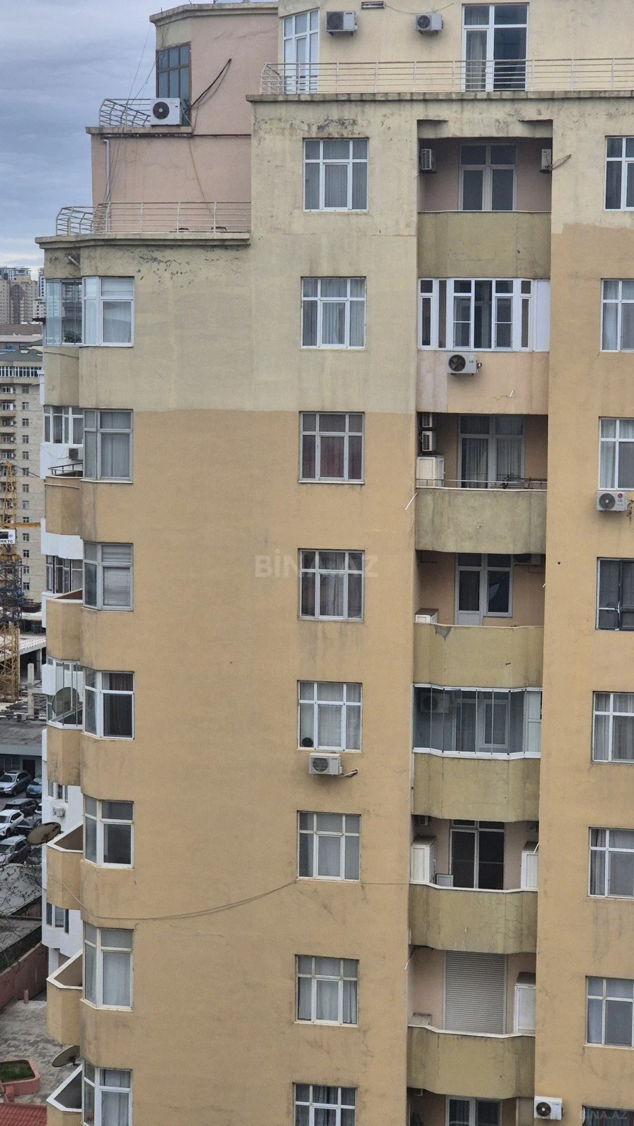 Satılır 4 otaqlı mənzil 168 m²