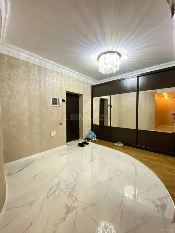 Kirayə verilir 2 otaqlı mənzil 90 m²